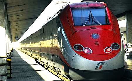 _DSC1333 Italy Freccia Rossa speed train